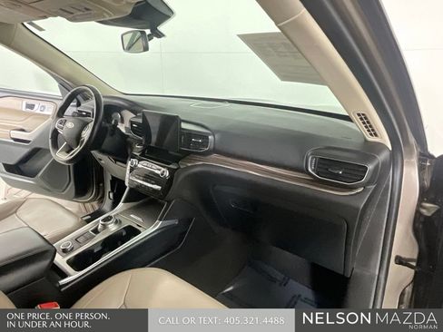 Used 2021 Ford Explorer Limited w/ Equipment Group 301A AWD/4WD image 32