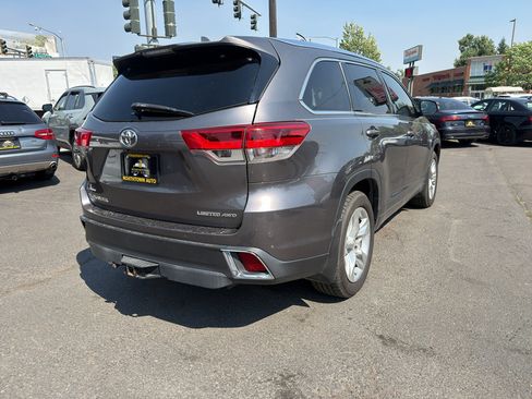 Used 2018 Toyota Highlander Limited AWD/4WD image 7