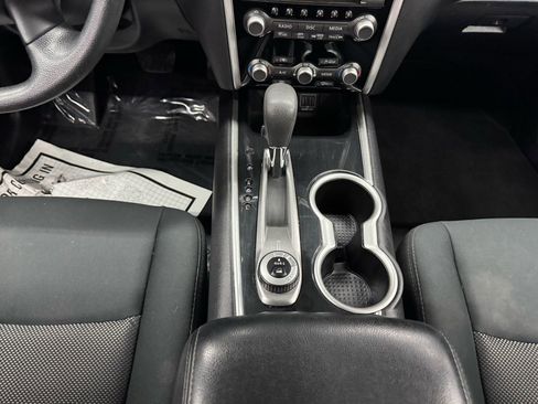 Used 2018 Nissan Pathfinder S image 35