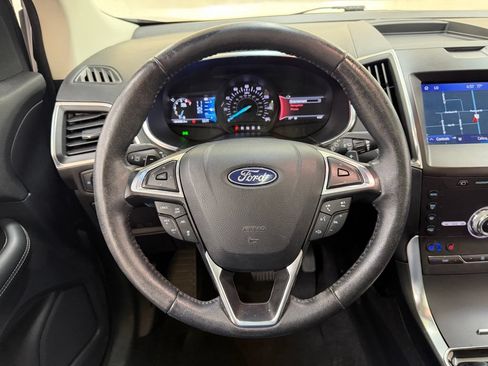 Used 2020 Ford Edge Titanium w/ Equipment Group 301A AWD/4WD image 23