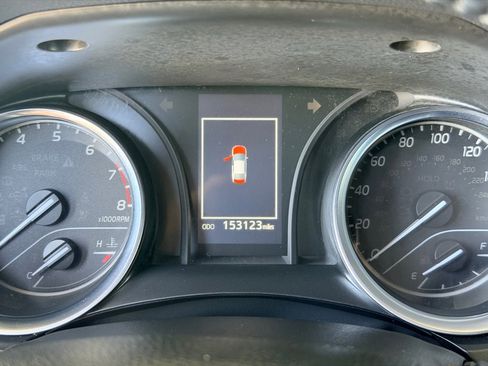 Used 2018 Toyota Camry SE FWD image 9
