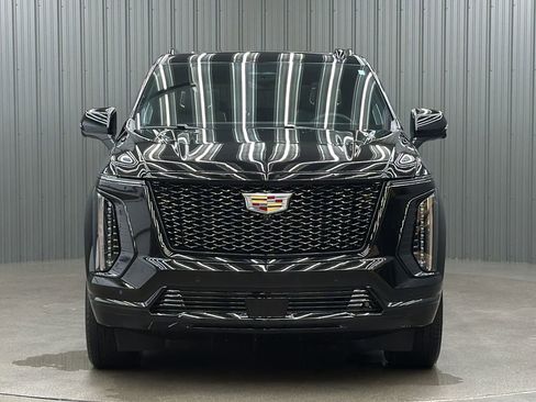 Used 2025 Cadillac Escalade ESV Sport Platinum image 8