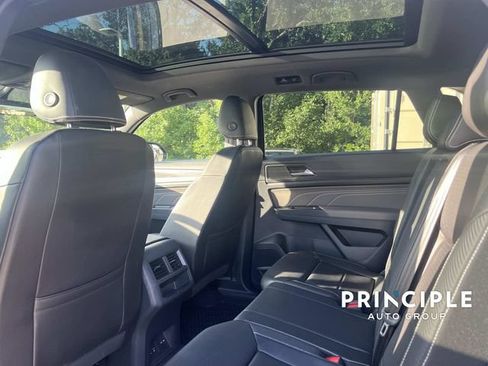 Used 2023 Volkswagen Atlas Cross Sport SE w/ Panoramic Sunroof Package FWD image 30