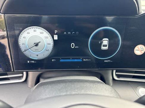 Used 2024 Hyundai Elantra Limited FWD image 15