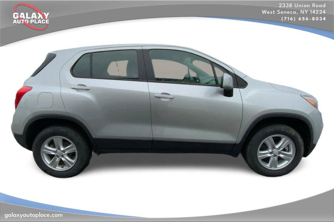 Used 2018 Chevrolet Trax LS AWD/4WD image 4