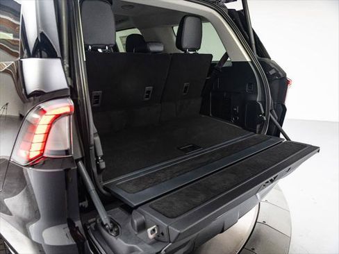 New 2027 Lincoln Navigator Premiere RWD image 33