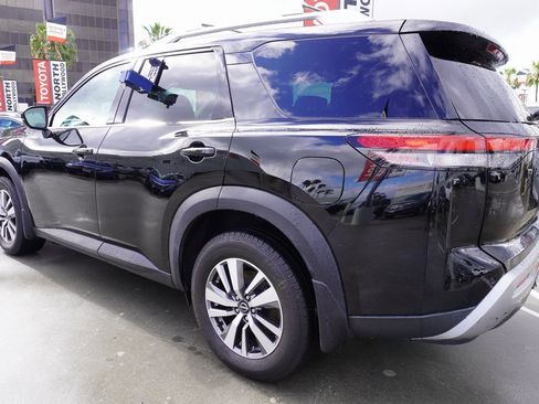 Used 2022 Nissan Pathfinder SL w/ SL Black Package image 5