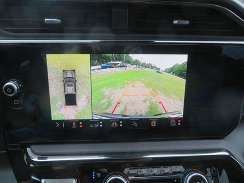 Used 2024 GMC Sierra 1500 AT4 w/ Technology Package AWD/4WD image 20