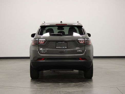 Used 2024 Jeep Compass Latitude AWD/4WD image 7