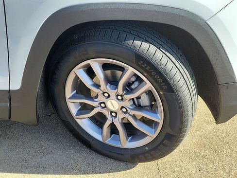 Certified 2023 GMC Terrain SLT image 31