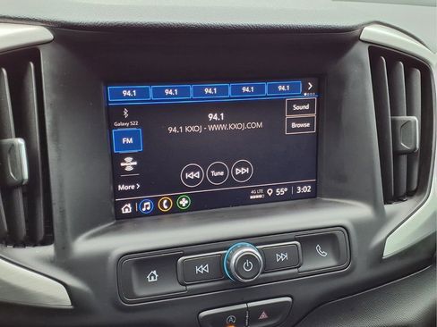 Used 2024 GMC Terrain SLE FWD image 10