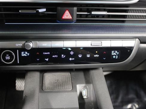 Used 2024 Hyundai Ioniq 6 SEL RWD image 17