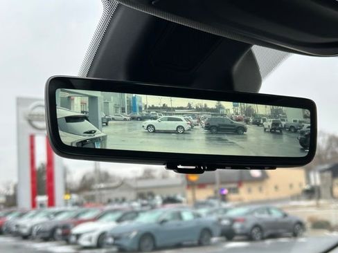 Used 2023 Jeep Grand Cherokee Limited w/ Luxury Tech Group II image 43