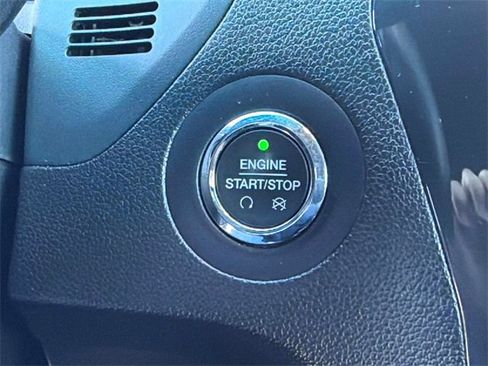 Used 2017 Ford Explorer XLT image 37