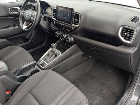 Used 2025 Hyundai Venue SEL image 34
