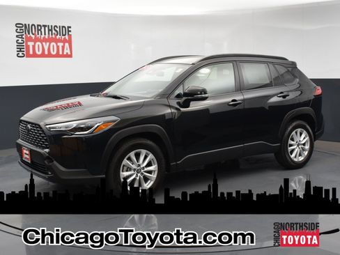 Used 2023 Toyota Corolla Cross LE image 1