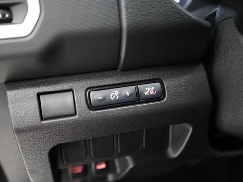 Used 2024 Nissan Frontier SV AWD/4WD image 22