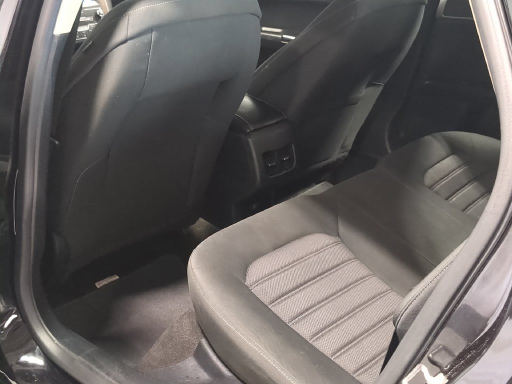 Used 2020 Ford Fusion SE FWD image 22