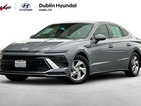 Certified 2025 Hyundai Sonata SE image 1