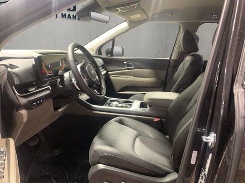 New 2026 Kia Carnival EX image 13