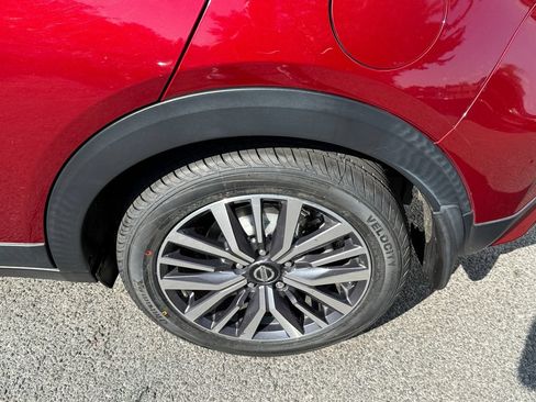 Used 2021 Nissan Kicks SV FWD image 11
