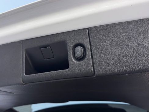 Used 2020 GMC Yukon SLT w/ Value Plus Edition image 32