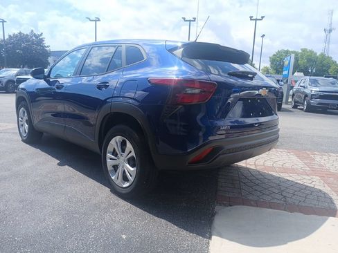 Used 2024 Chevrolet Trax LS FWD image 8