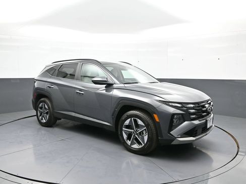 Certified 2025 Hyundai Tucson SEL AWD/4WD image 4