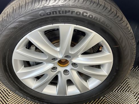 Used 2010 Volkswagen Tiguan S image 14