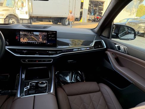 Used 2026 BMW X5 M60i image 33