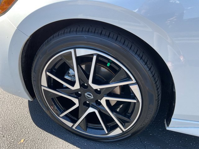Used 2025 Nissan Sentra SR w/ SR Premium Package FWD image 13