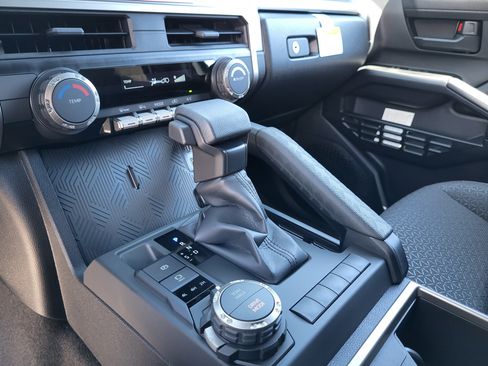 Certified 2026 Toyota 4Runner SR5 AWD/4WD image 16