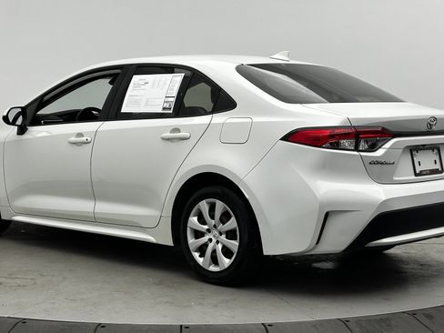 Used 2021 Toyota Corolla LE image 5