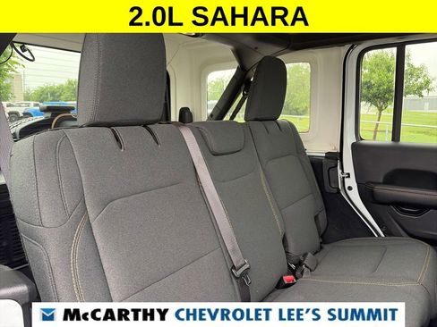 Used 2025 Jeep Wrangler Unlimited Sahara AWD/4WD image 29