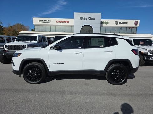 New 2026 Jeep Compass Latitude AWD/4WD image 8