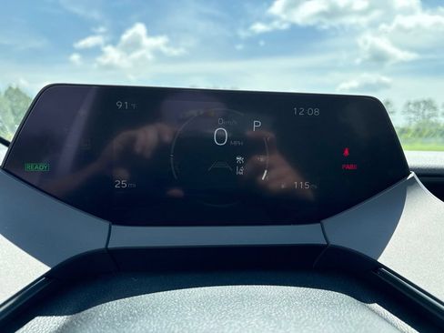 Used 2026 Toyota Prius XLE FWD image 8