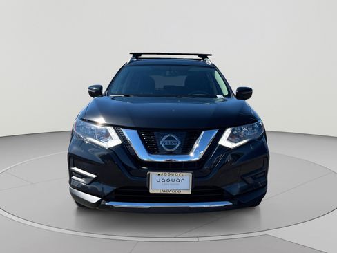 Used 2017 Nissan Rogue SV FWD image 8