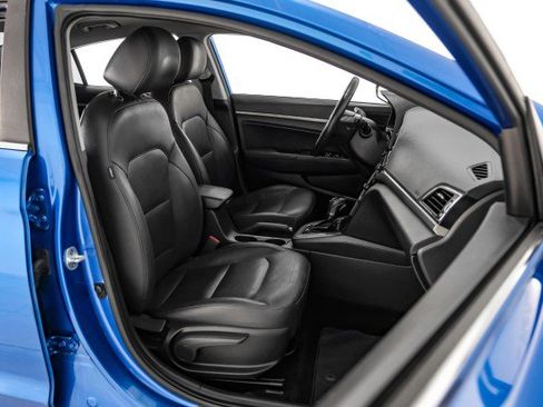 Used 2017 Hyundai Elantra Limited image 31