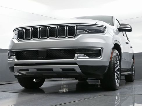 Used 2024 Jeep Wagoneer Series II w/ Flexible Seating Group image 56