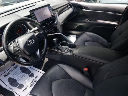 Used 2021 Toyota Camry XSE FWD image 6