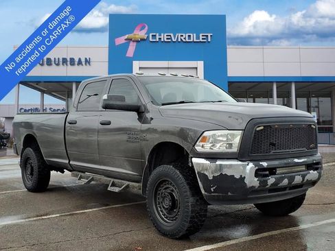 Used 2018 RAM 3500 Tradesman w/ Chrome Appearance Group image 3