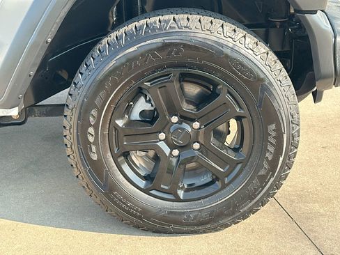 Used 2020 Jeep Wrangler Unlimited Sport S image 10