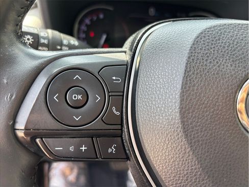 Used 2020 Toyota RAV4 Limited FWD image 28