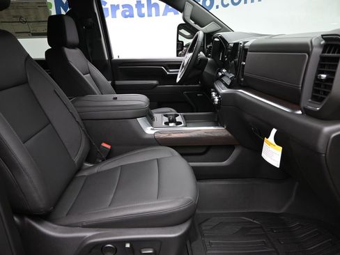 New 2026 GMC Sierra 2500 SLT w/ SLT Convenience Package image 7