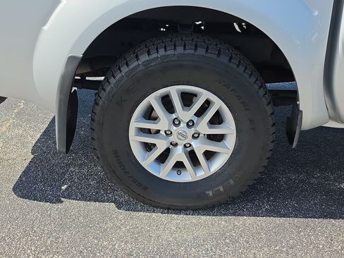 Used 2019 Nissan Frontier SV w/ Value Truck Package RWD image 5