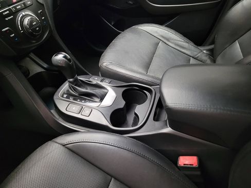 Used 2017 Hyundai Santa Fe SE image 26