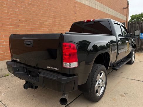 Used 2013 GMC Sierra 2500 Denali w/ Suspension Package, Off-Road AWD/4WD image 11