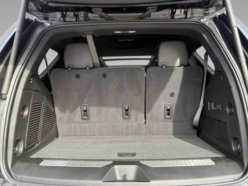 Used 2024 Chevrolet Tahoe Z71 w/ Luxury Package image 22