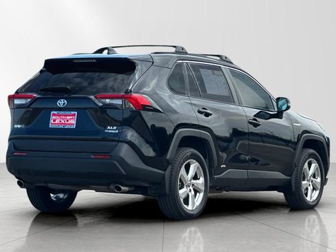 Used 2021 Toyota RAV4 XLE Premium AWD/4WD image 6