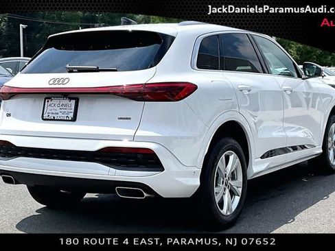 Used 2025 Audi Q5 Premium w/ Convenience Package AWD/4WD image 2